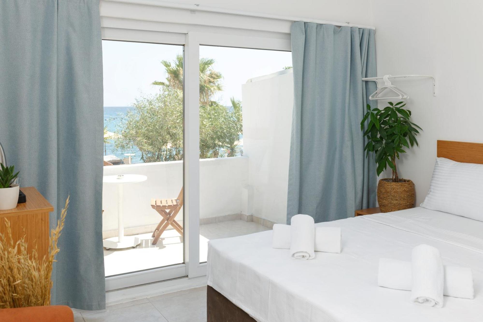 Отель Azure Bay Agia Varvara Экстерьер фото