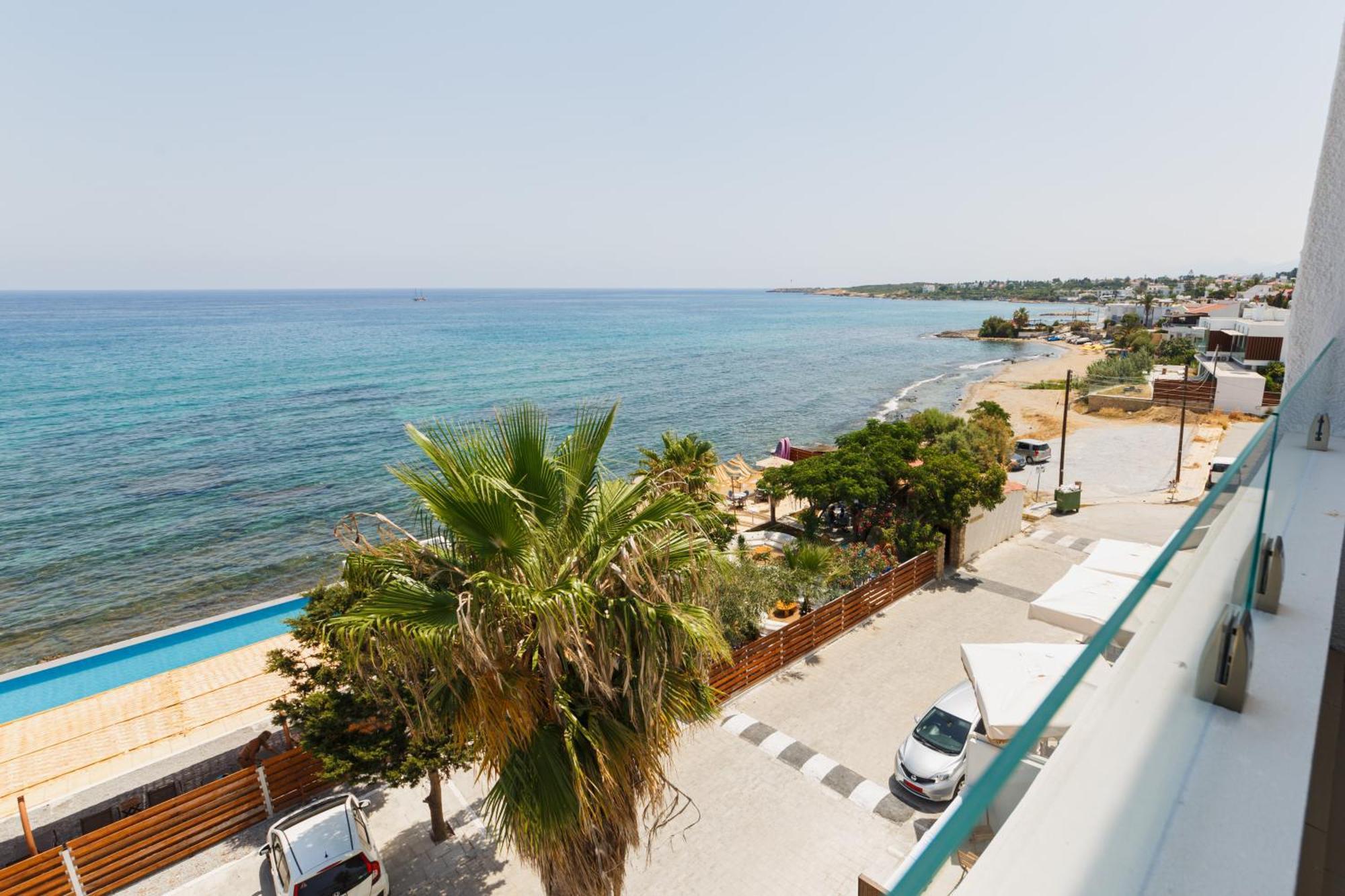 Отель Azure Bay Agia Varvara Экстерьер фото