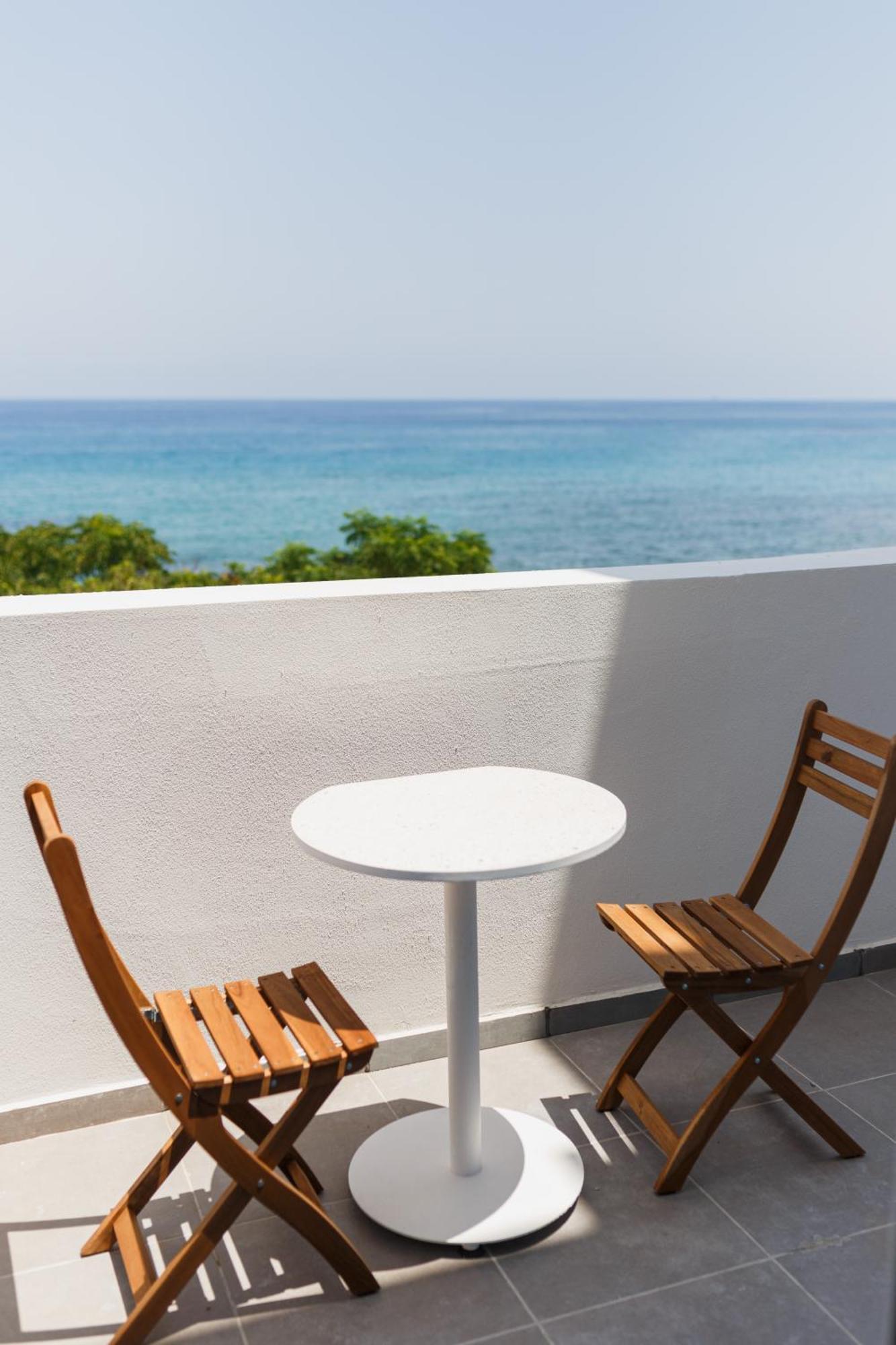 Отель Azure Bay Agia Varvara Экстерьер фото