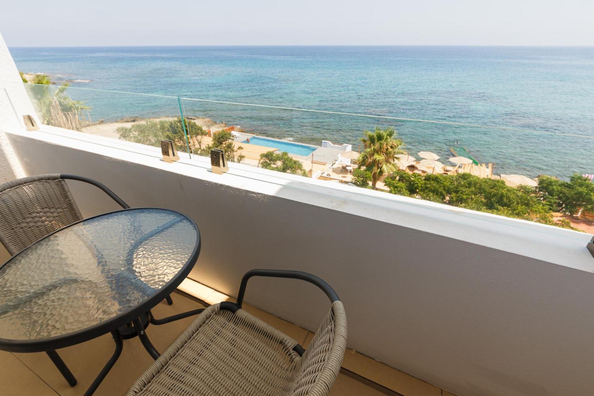 Отель Azure Bay Agia Varvara Экстерьер фото