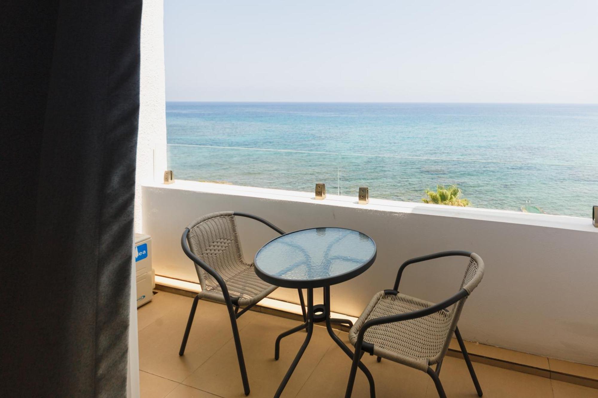 Отель Azure Bay Agia Varvara Экстерьер фото
